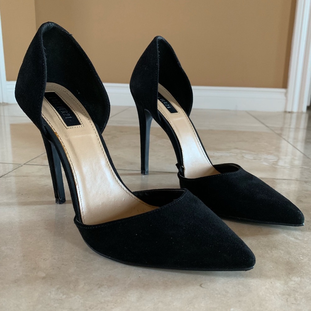 Black pointed heels